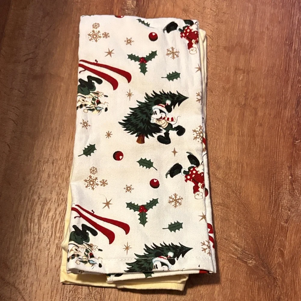 NWT Disney Mickey and Friends Christmas Cream Holiday Towel After Christmas Sale